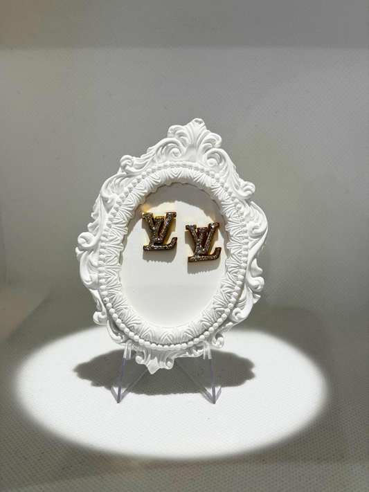 Timeless Treasure Studs